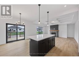 Primary Bedroom - 118 Brandon Avenue, Severn, ON L0K1E0 Photo 4