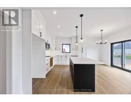 Dining room - 116 Brandon Avenue, Severn, ON L0K1E0 Photo 2