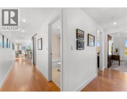 Foyer - 2040 Springfield Road Unit 701, Kelowna, BC V1Y9N7 Photo 5