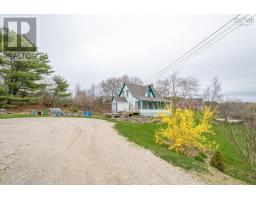 Sunroom - 7484 Highway 3 Martins River Ns, Martins River, NS B0J2E0 Photo 4