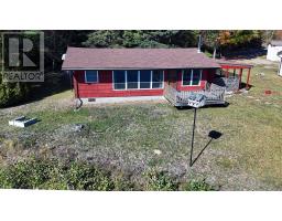 Living room - 9 Russell Crescent, Hastings Highlands, ON K0L1C0 Photo 3