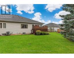 Kitchen - 1 Village Drive, West Lincoln, ON L0R2A0 Photo 2