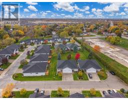 Living room - 1 Village Drive, West Lincoln, ON L0R2A0 Photo 4