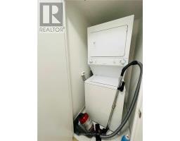 Unit 811 4 K Spadina Avenue, Image 2