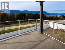 Full bathroom - 1721 9 Street Se, Salmon Arm, BC V1E0G9 Photo 5