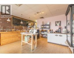 22777 Dewdney Trunk Road, Maple Ridge, BC V2X3J2 Photo 3