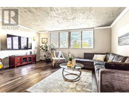 205 3 Duplex Avenue, Image 2