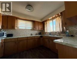 Dining room - 4815 52 Avenue, Whitecourt, AB T7S1N2 Photo 2