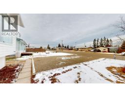 Kitchen - 9115 105 Avenue, Fort St John, BC V1J2L5 Photo 2