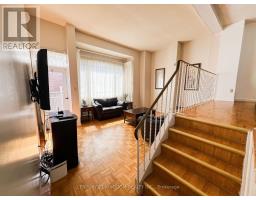 80 30 Wingarden Court, Image 2