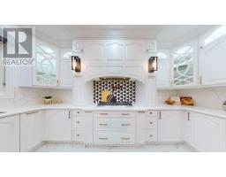 Dining room - 27 Brucefield Court, Whitchurchstouffville, ON L4A1V5 Photo 4