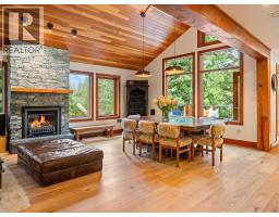 8745 Idylwood Place, Whistler, BC V8E0G1 Photo 3