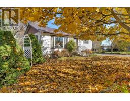 Dining room - 1075 County Rd 10 Road, Prince Edward County, ON K0K2T0 Photo 2