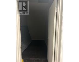 1700 Sismet Road, Mississauga, ON L4W1R4 Photo 3