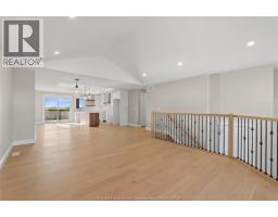 4418 Belmont, Image 3