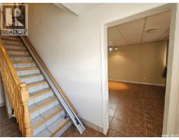 Kitchen - 807 3rd Avenue W, Meadow Lake, SK S9X1A2 Photo 3