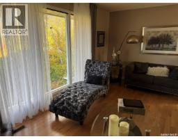 Kitchen - 216 Ash Drive, Weyburn, SK S4H0S2 Photo 3