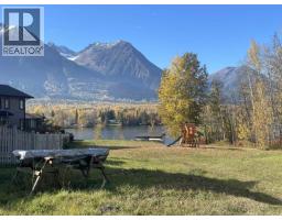 14 Pavilion Place, Smithers, BC V0J2N2 Photo 3