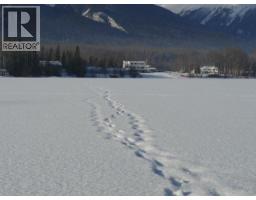 14 Pavilion Place, Smithers, BC V0J2N2 Photo 2