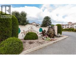 3pc Ensuite bath - 2300 Benvoulin Road Unit 103, Kelowna, BC V1W2C6 Photo 3