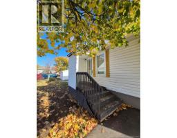 Kitchen - 294 J D Gauthier Boulevard, Shippagan, NB E8S1R4 Photo 3