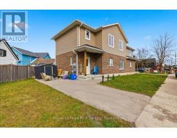 Foyer - 38 Cobourg Lane, Stratford, ON N5A1E7 Photo 2