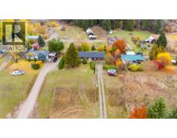 Unfinished Room - 1535 Highway 3 A Highway, Thrums, BC V1N4M7 Photo 3