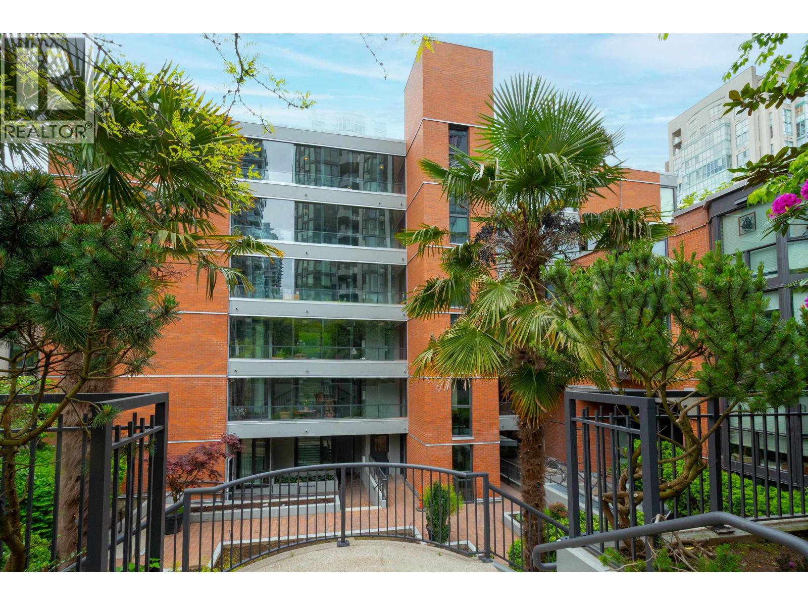 203 1488 Hornby Street