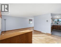 Kitchen - 128 Yarnton Crescent, Regina, SK S4R4A3 Photo 3