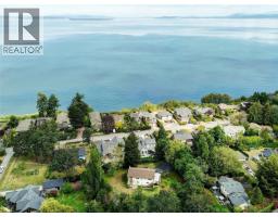 Workshop - 1575 Mileva Lane, Saanich, BC V8N2V6 Photo 2