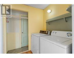 Bath (# pieces 1-6) - 5241 Highway 1, Salmon River, NS B5A5B2 Photo 2