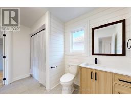 Primary Bedroom - 2213 Chalmers Crescent, Innisfil, ON L9S1Y6 Photo 4