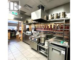 3 2131 Yonge Street, Image 3