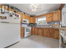 Living room - 37103 Highway 17 Highway, Laurentian Hills, ON K0J2H0 Photo 2