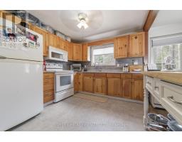 Bedroom 2 - 37103 Highway 17 Highway, Laurentian Hills, ON K0J2H0 Photo 4