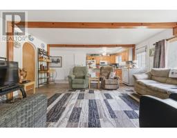 Family room - 37103 Highway 17 Highway, Laurentian Hills, ON K0J2H0 Photo 5