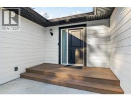 Foyer - 530 Muir Road, Fintry, BC V1Z3W1 Photo 2