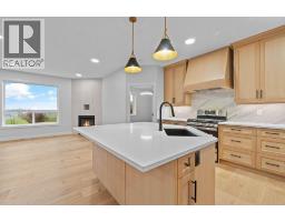 Family room - 1840 10 Street Sw Unit 17, Salmon Arm, BC V1E0H2 Photo 3