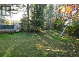Living room - 5557 Horne St, Union Bay, BC V0R3B0 Photo 5