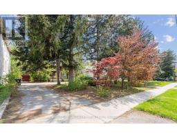 149 Clanton Park Road, Toronto, ON M3H2E6 Photo 4