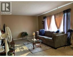 Living room - 4910 53 Street, Grimshaw, AB T0H1W0 Photo 2