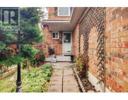 Eating area - 8 Stephensen Court, Brampton, ON L6V3X8 Photo 4