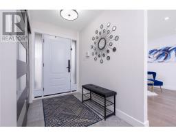 Foyer - 4 Chipper Court, Halton Hills, ON L7G1L3 Photo 5