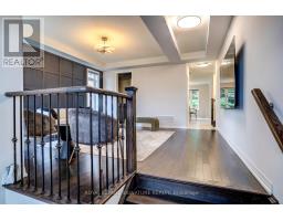 Kitchen - 99 Bethpage Crescent, Newmarket, ON L3X1B8 Photo 2