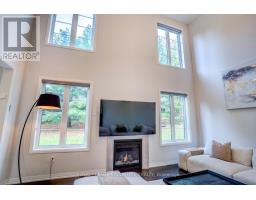 Living room - 99 Bethpage Crescent, Newmarket, ON L3X1B8 Photo 4