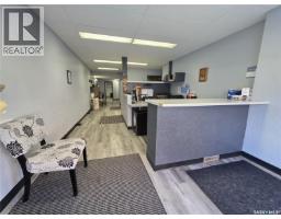 163 1st Avenue Ne, Swift Current, SK S9H2B1 Photo 3