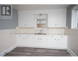 Bathroom - 39 Carleton Street N, Thorold, ON L2V2A6 Photo 5