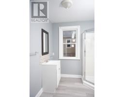 Bedroom - 39 Carleton Street N, Thorold, ON L2V2A6 Photo 4