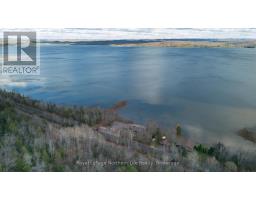 Living room - 257 High Rock Road, Strong, ON P0A2Z0 Photo 4