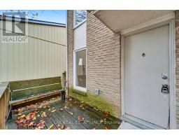 Kitchen - 51 Lucas Lane, Ajax, ON L1S3P7 Photo 3
